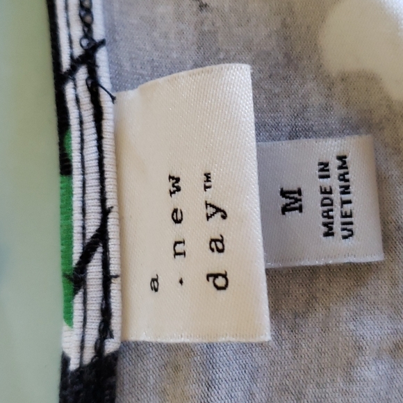 Wrap Dress - a new day size M.  Black with green and white flowers. - Picture 6 of 7